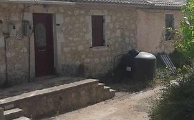 Kontrata Cottage